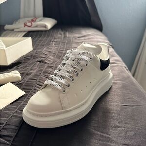 Alexander Mcqueens 9.5